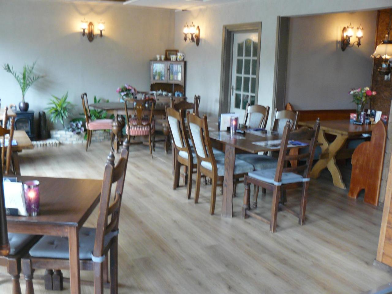 Eetcafe/Pension Nooitgedacht Strijen Extérieur photo